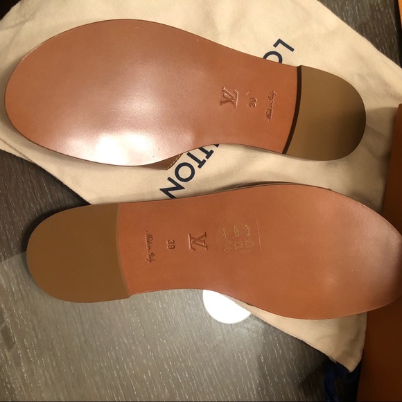 Louis Vuitton Lock it flats - Picture 4 of 5